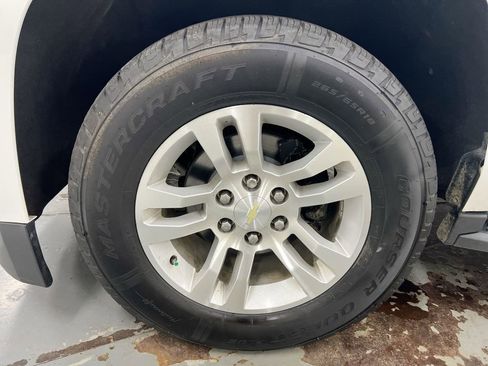 Used 2018 Chevrolet Tahoe LT image 28