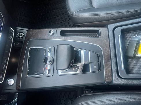 Used 2018 Audi Q5 2.0T Premium image 24