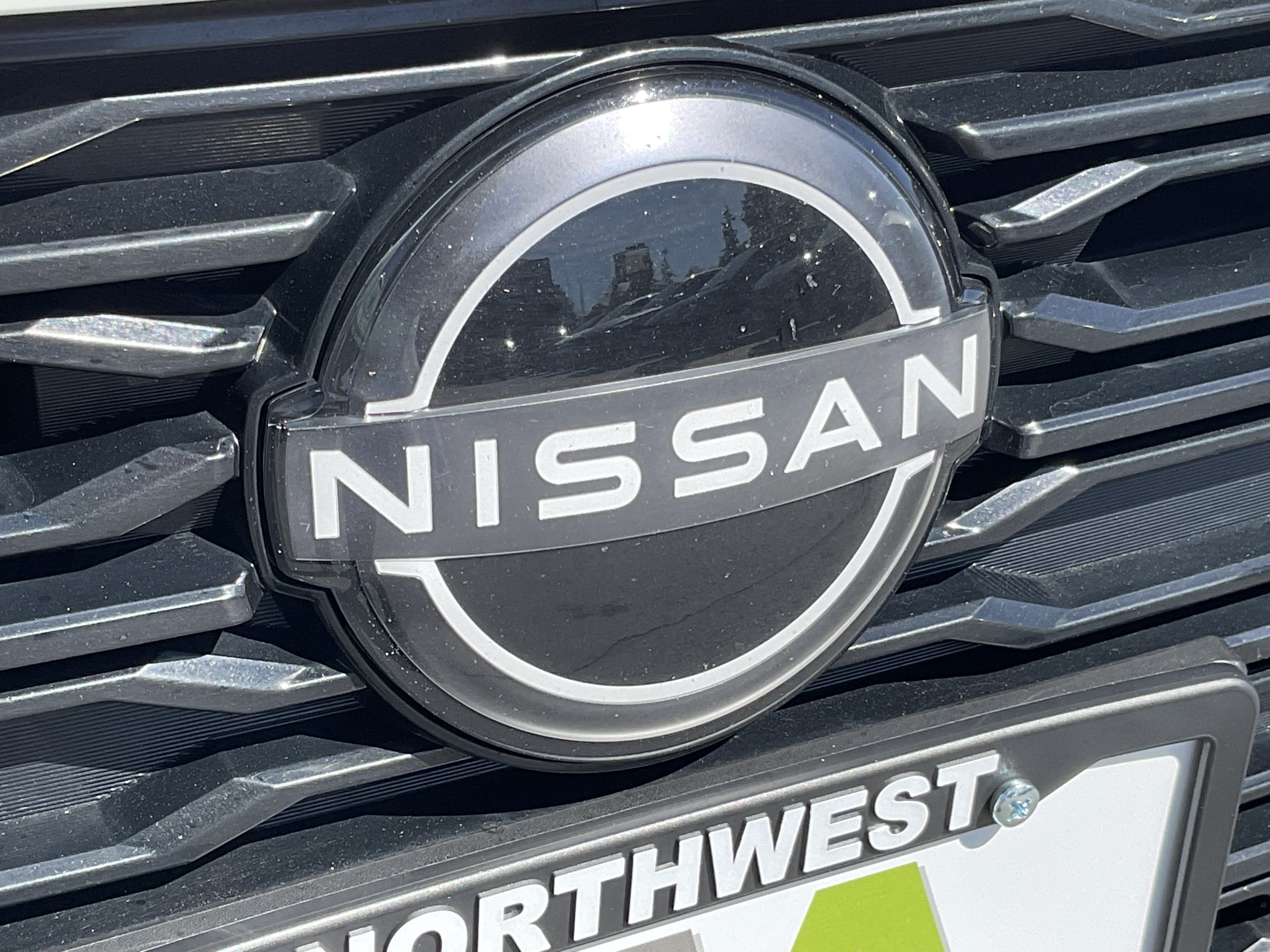 Used 2025 Nissan Altima 2.5 SV AWD/4WD image 6