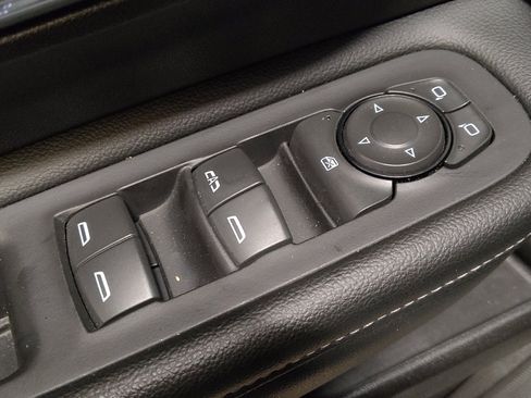 Used 2024 GMC Terrain SLT FWD image 27