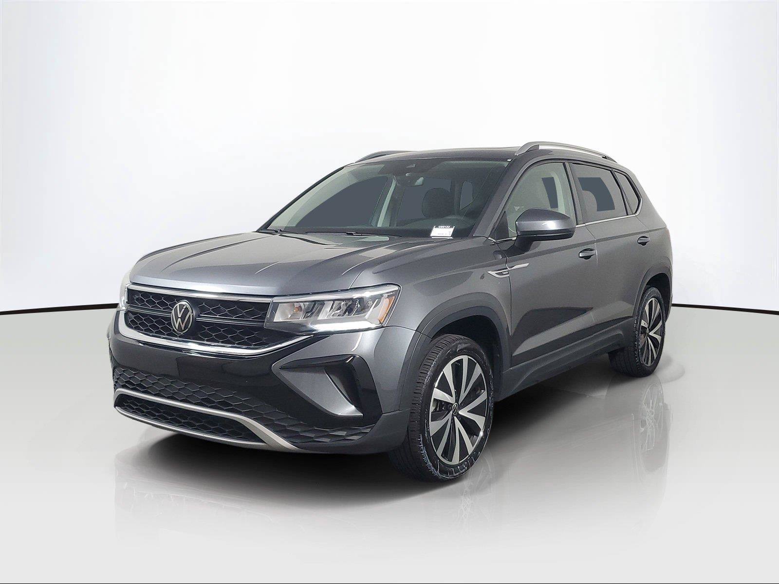 Used 2024 Volkswagen Taos SE FWD image 3