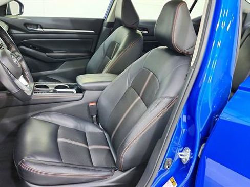 Certified 2025 Nissan Altima 2.5 SR FWD image 11