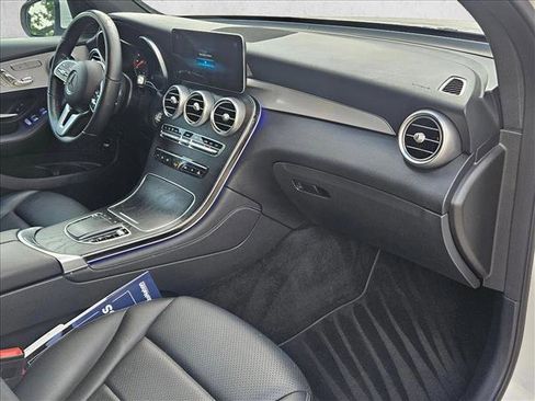 Used 2021 Mercedes-Benz GLC 300 image 21