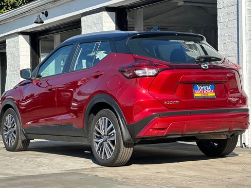 Used 2023 Nissan Kicks SV image 6