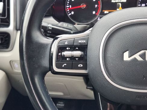 Used 2022 Kia Sorento S FWD image 25