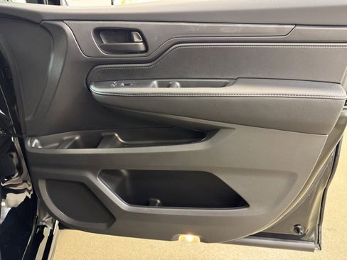 Used 2025 Honda Odyssey Sport-L image 31