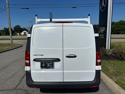 Used 2018 Mercedes-Benz Metris image 4