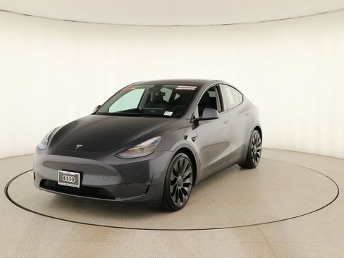 Used 2022 Tesla Model Y Performance AWD/4WD image 11