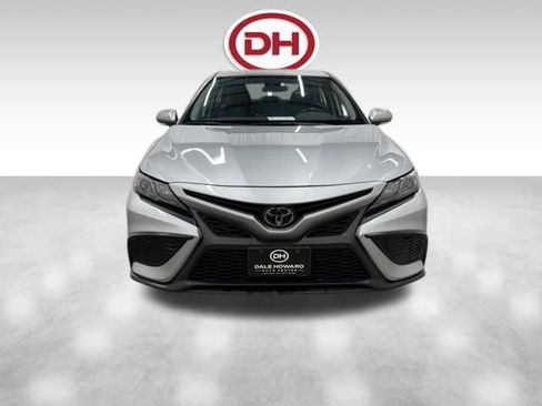 Used 2023 Toyota Camry SE image 8