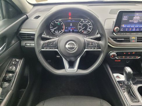 Used 2023 Nissan Altima 2.5 SV image 22