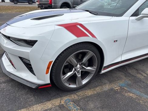 Used 2017 Chevrolet Camaro SS image 16