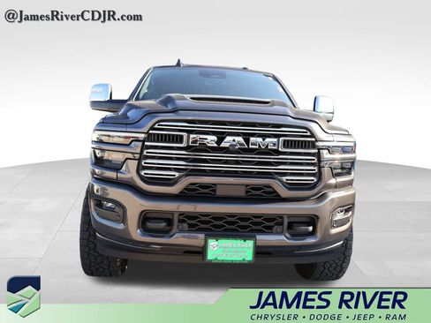 Used 2025 RAM 2500 Laramie w/ Sport Appearance Package AWD/4WD image 8