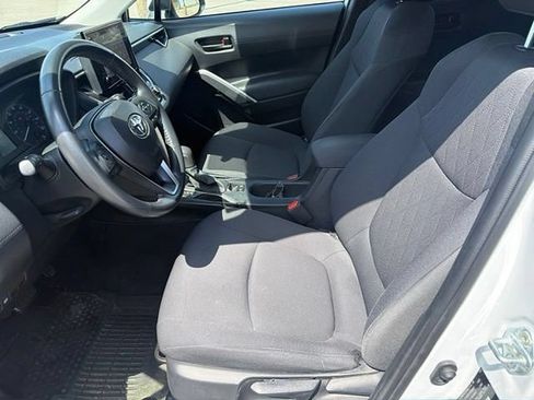 Certified 2023 Toyota Corolla Cross LE w/ Moonroof Package AWD/4WD image 5