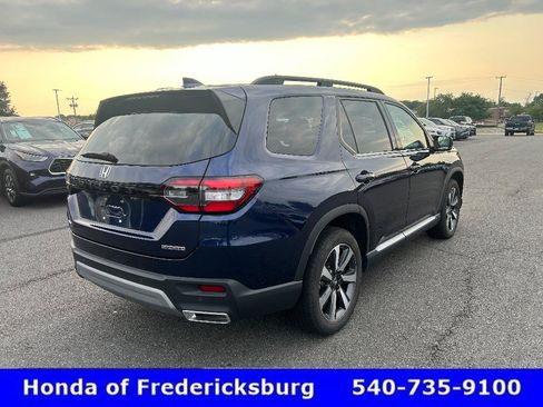 Used 2025 Honda Pilot Touring image 5