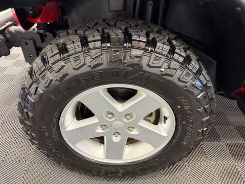 Used 2015 Jeep Wrangler Unlimited Sport w/ Quick Order Package 24S AWD/4WD image 32