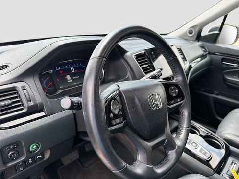 Used 2022 Honda Pilot Touring image 9