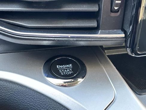 Used 2022 Ford Explorer XLT w/ Equipment Group 202A image 27