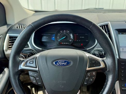 Used 2017 Ford Edge Titanium w/ Equipment Group 301A AWD/4WD image 19
