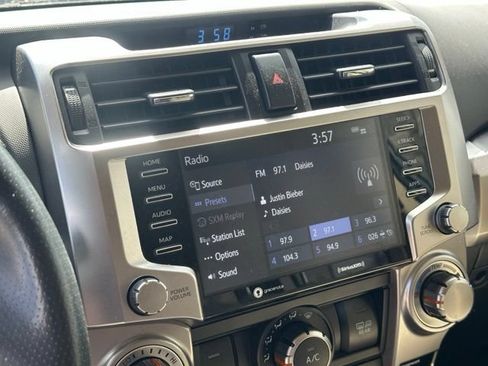 Used 2022 Toyota 4Runner SR5 AWD/4WD image 27