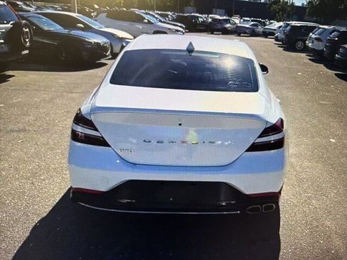 Used 2023 Genesis G70 2.0T image 4