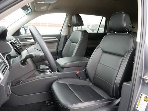 Certified 2023 Volkswagen Atlas SE w/ Black Wheel Package image 15