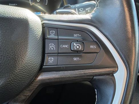 Used 2022 Jeep Grand Cherokee L Limited image 28