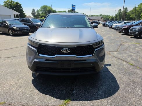 Used 2021 Kia Sorento LX FWD image 2