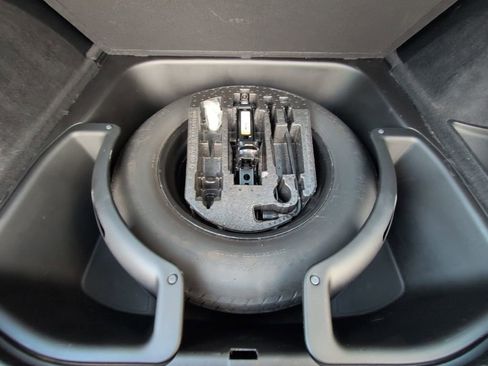 Used 2021 Jeep Grand Cherokee Laredo image 15