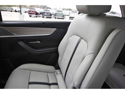 Certified 2025 MAZDA CX-90 3.3 Turbo w/ Preferred Package image 9