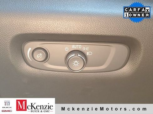 Used 2023 Chevrolet Traverse Premier FWD image 20