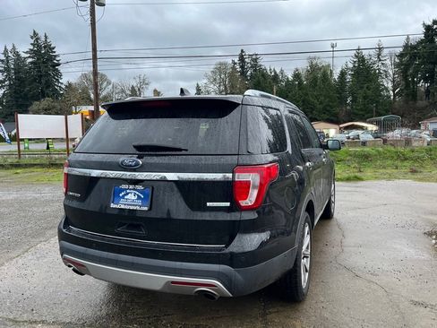 Used 2017 Ford Explorer Limited w/ Equipment Group 301A image 8
