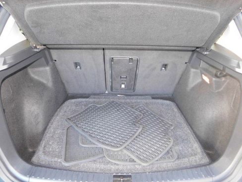 Used 2022 Volkswagen Taos SE w/ Panoramic Sunroof Package image 19