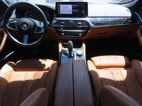 Used 2023 BMW 530i w/ M Sport Package RWD image 7