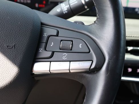Used 2025 Cadillac XT4 Premium Luxury FWD image 40