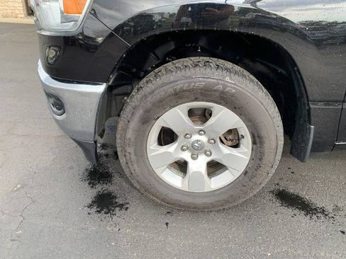 Used 2022 RAM 1500 Big Horn AWD/4WD image 12