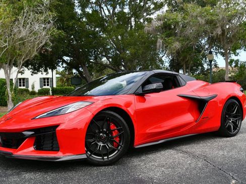 Used 2023 Chevrolet Corvette Z06 w/ Stealth Interior Trim Package RWD image 26