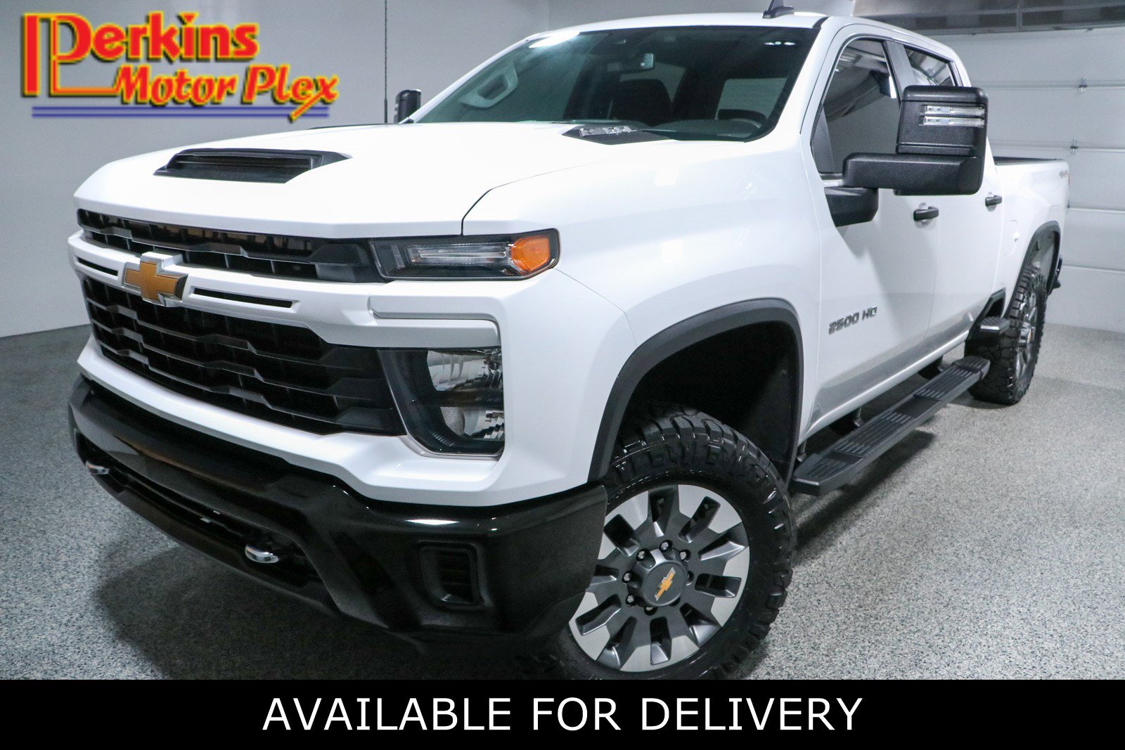 Used 2024 Chevrolet Silverado 2500 Custom w/ Custom Value Package AWD/4WD image 1