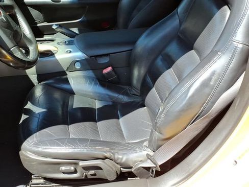 Used 2005 Chevrolet Corvette Convertible w/ Preferred Equipment Group RWD image 15