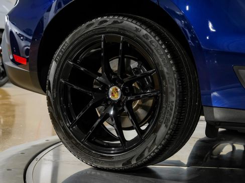 Used 2023 Porsche Macan Turbo AWD/4WD image 58