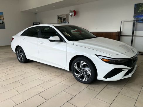 New 2026 Hyundai Elantra Limited w/ Cargo Package image 5