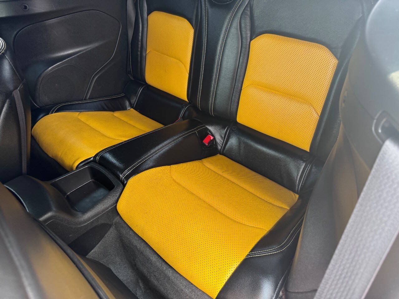 Used 2020 Chevrolet Camaro SS RWD image 12