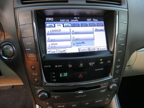 Used 2011 Lexus IS 250 4dr Sport Sdn RWD image 22