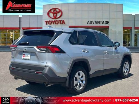 Used 2023 Toyota RAV4 LE AWD/4WD image 7