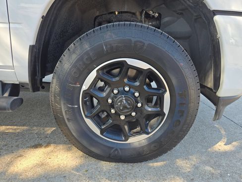 Used 2025 RAM 2500 Laramie AWD/4WD image 29