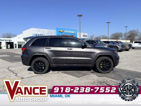 Used 2019 Jeep Grand Cherokee Altitude image 8