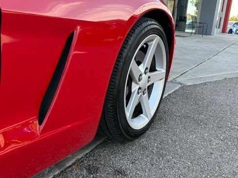 Used 2007 Chevrolet Corvette Coupe RWD image 3
