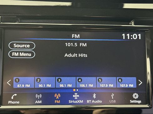 Used 2020 Nissan Rogue Sport SV FWD image 16