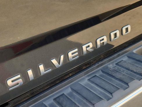 Used 2018 Chevrolet Silverado 1500 LT w/ Texas Edition RWD image 29