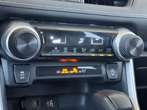 Used 2024 Toyota RAV4 LE AWD/4WD image 18