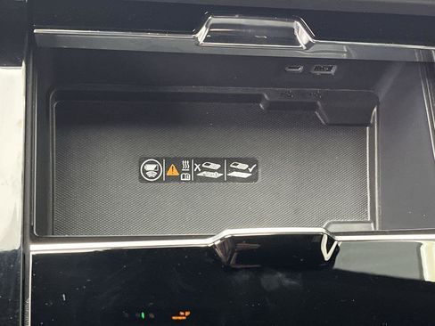 Certified 2025 GMC Yukon Denali w/ Sun & Power Step Package AWD/4WD image 29
